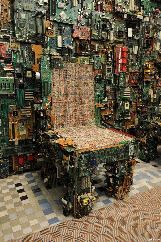 
Трон главного сисадмина.