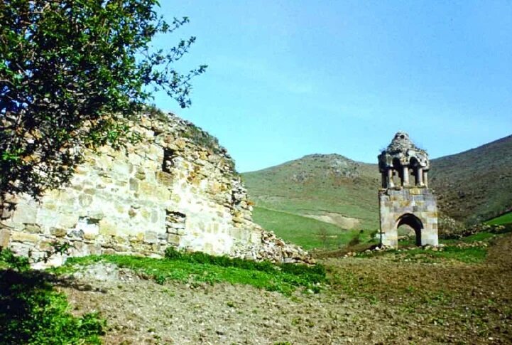 Фото из книги «Северный Арцах». Самвел Карапетян. 2004 г.