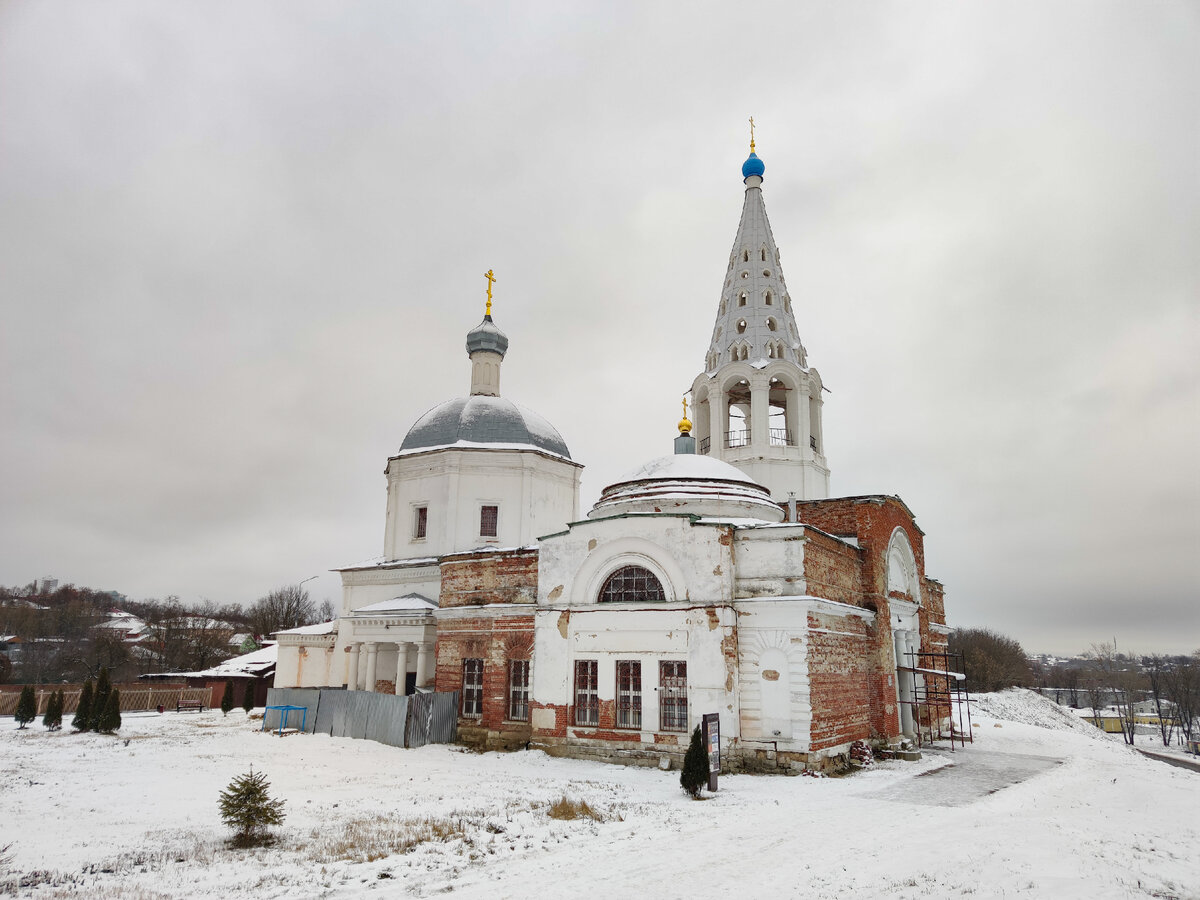 Троицкий собор на Соборной горе — один из моих любимых храмов с невероятно душевным батюшкой