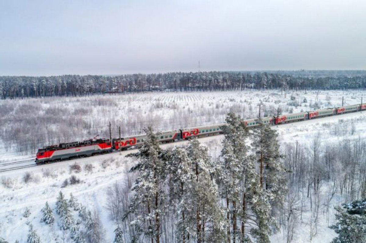    СвЖД назначила в праздники дополнительные поезда из Екатеринбурга в Москву