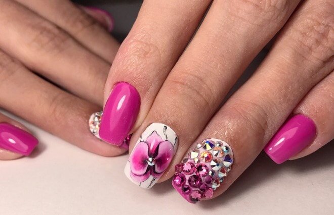  Яркий маникюр 2018