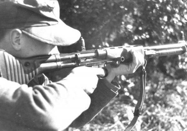 Испытание первых версий пулемета FG-42