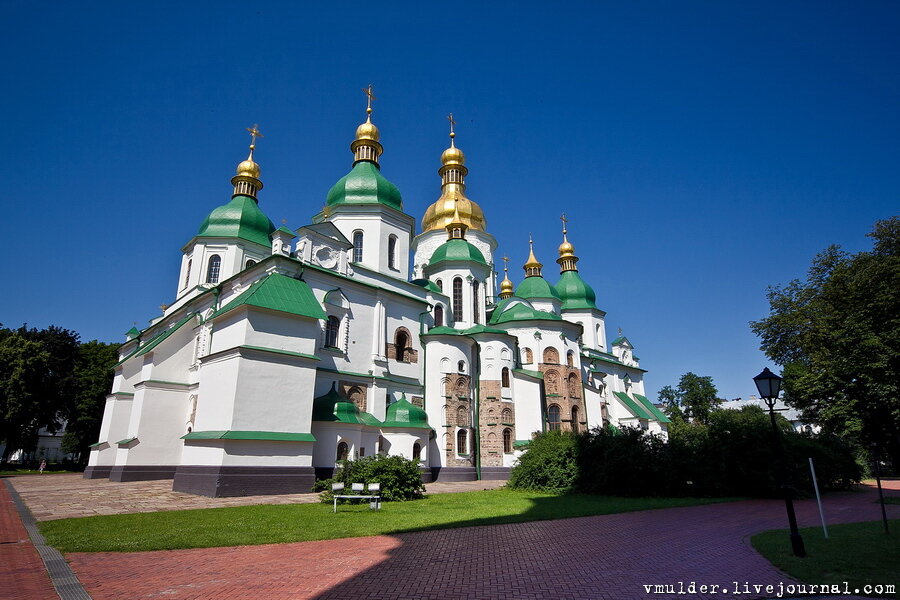 Итак, перед нами Софийский собор. 

Фото 1. 
