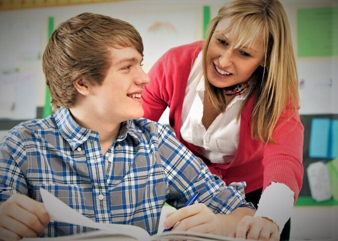 встреча с родственниками. анали типтон любовь с первого взгляда. девушка сидит на парне на лавочке. Lexi lore family. сводная сестра lexi lore.