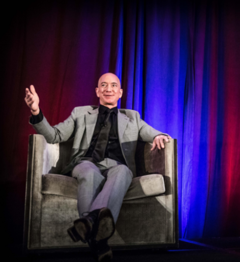    На проходящей международной конференции по космическому развитию в Лос-Анджелесе основатель Amazon и Blue Origin Джефф Безос, высказал свое мнение о первом этапе пути по освоению дальнего космоса.-2