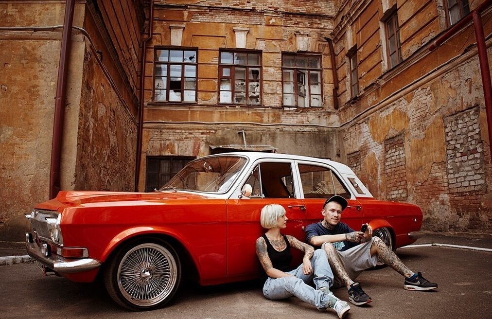 ГАЗ 24 стал любимцем для современной молодежи.