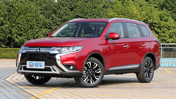 Кроссовер Mitsubishi Outlander 2018, фото: bitauto.com