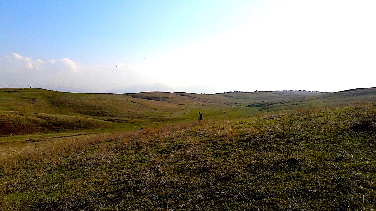 Очень красивая природа и бесконечные просторы степей.