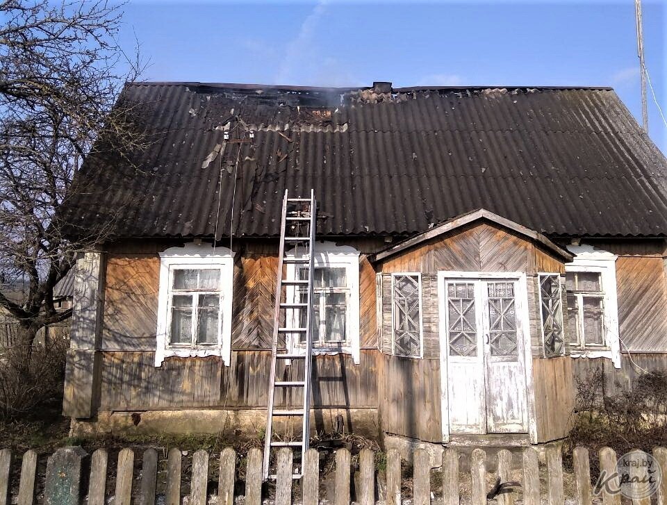 Дом в Залозовье после пожара