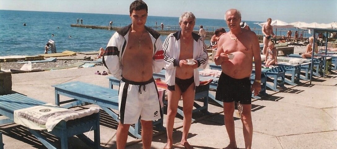 Рафаел Хоецян (Афо), Рафик Хоецян (Хой) и Радик Ходжабекян (Хдо), Сочи