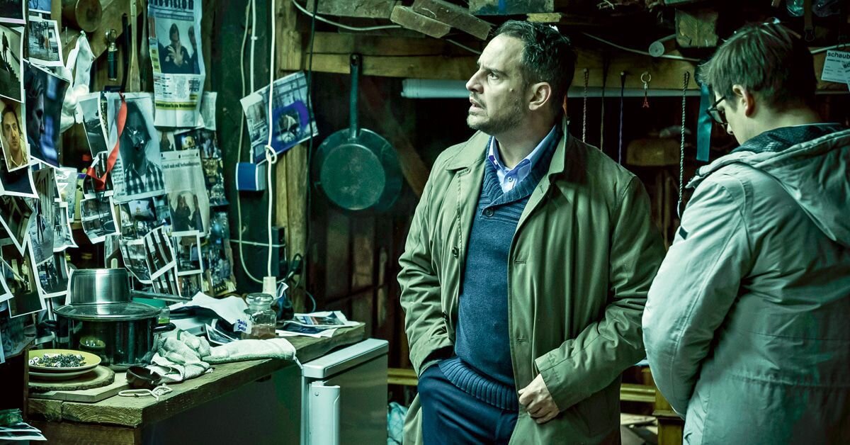 Никак не подумал бы в 90-х, что Моритц Бляйбтрой, сыгравший туповатого гангстера Абдулу из "Достучаться до небес", вымахает в серьезного драматического актера. Однако поди ж ты - вымахал, причём довольно давно. 