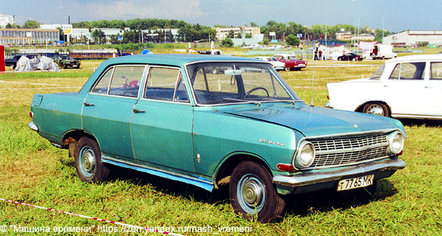 На моем фото 4-дверный седан Opel Rekord A