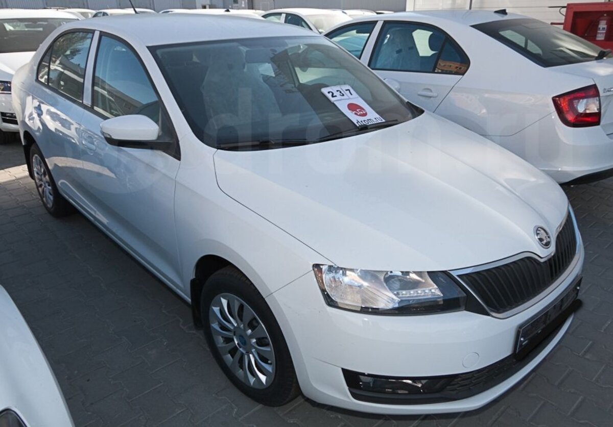 Rapid Ambition 1.6 90 л.с. МКП. Фото с сайта drom.ru