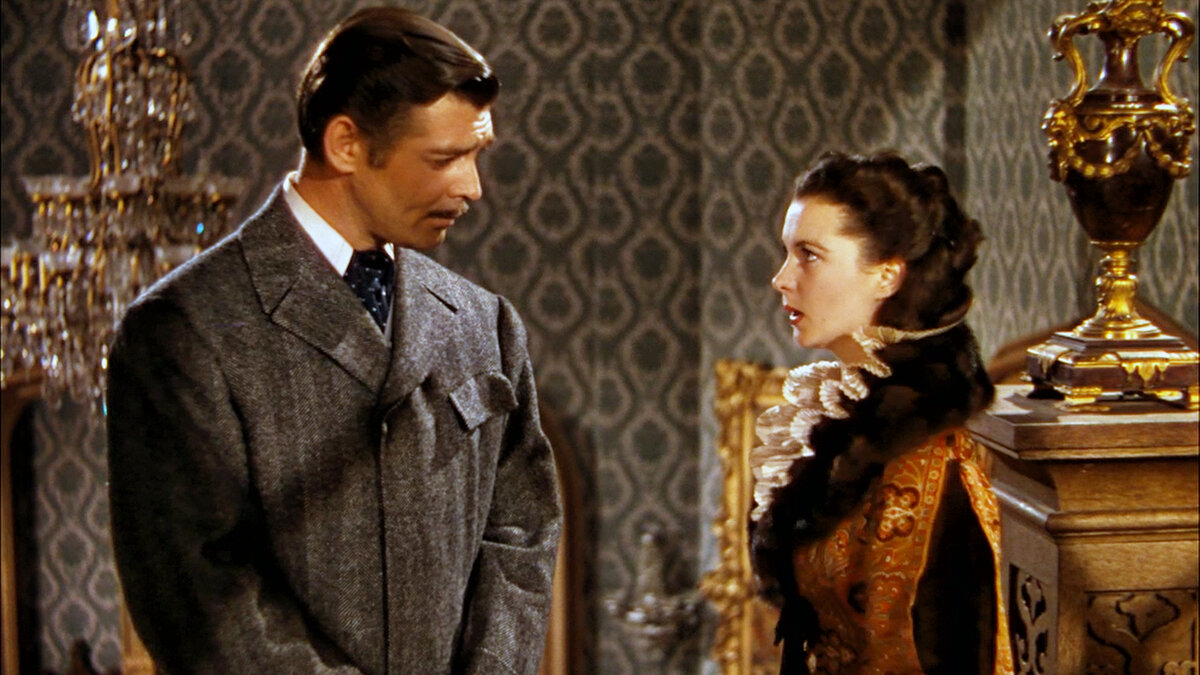 сцена падения и потери ребенка осталась в фильме