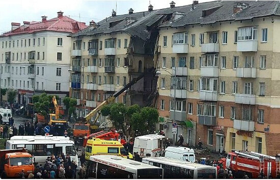 Междуреченск, обрушение подъезда 5-ти этажного дома из-за незаконной перепланировки