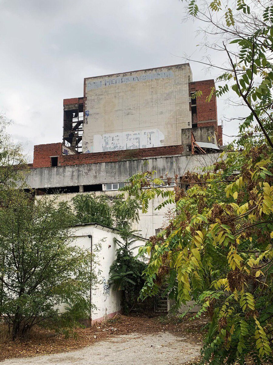 Вот так театр выглядит сейчас