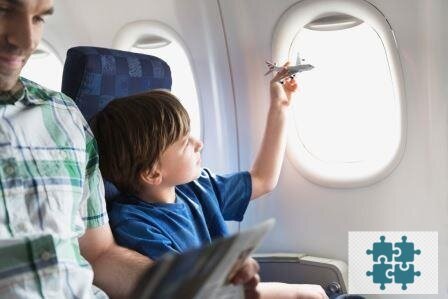 В самолете с ребенком, чем занять любимое чадо? 