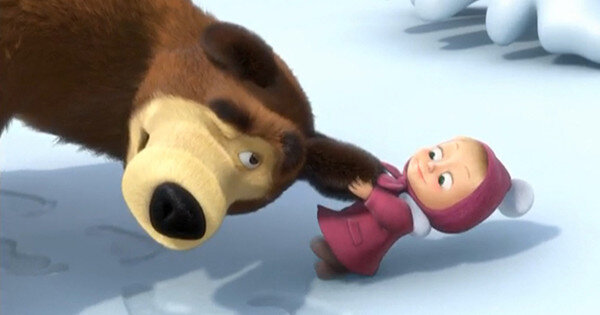 Яндекс картинки. Кадр из мультика "Маша и медведь", где сама девочка часто вредит медведю, однако зрителю подается все в виде шутки. Мило, или спорно? (Вопрос в зал - кого за ухо с юмором оттянуть??).