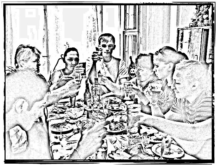 Застолье началось стремительно...