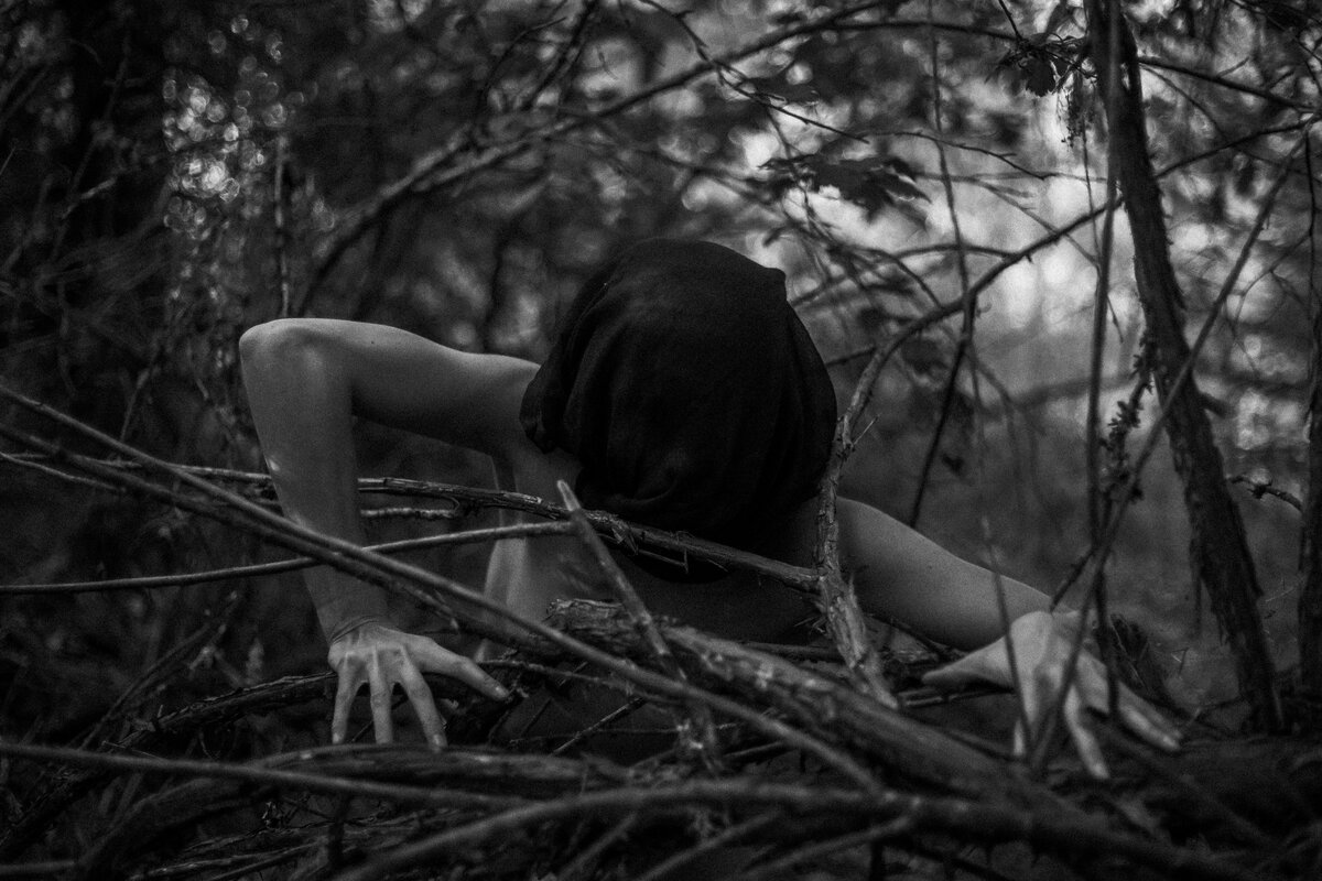 "Богатые тоже зомби 2: замкадыши", Екатерина Широкова. Фото Рэйчил Ломас на Unsplash