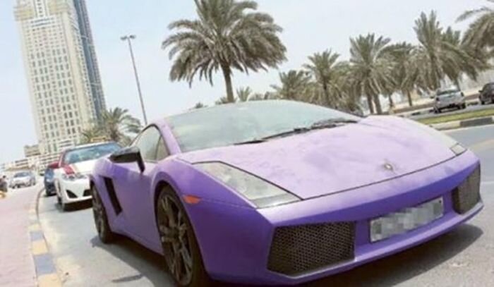 Почему люди в Дубае бросают элитные авто?