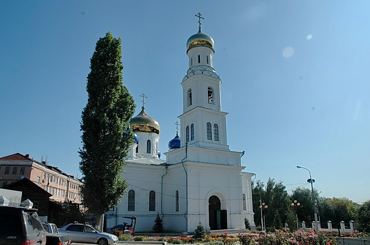 Саратов. Кафедральный собор в честь Сошествия Святого Духа на апостолов.