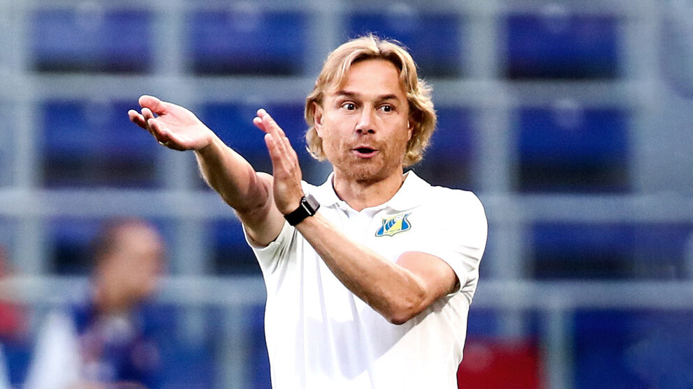 Валерий Карпин