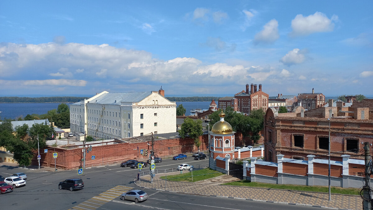 Вид с холма пушкинского сквера