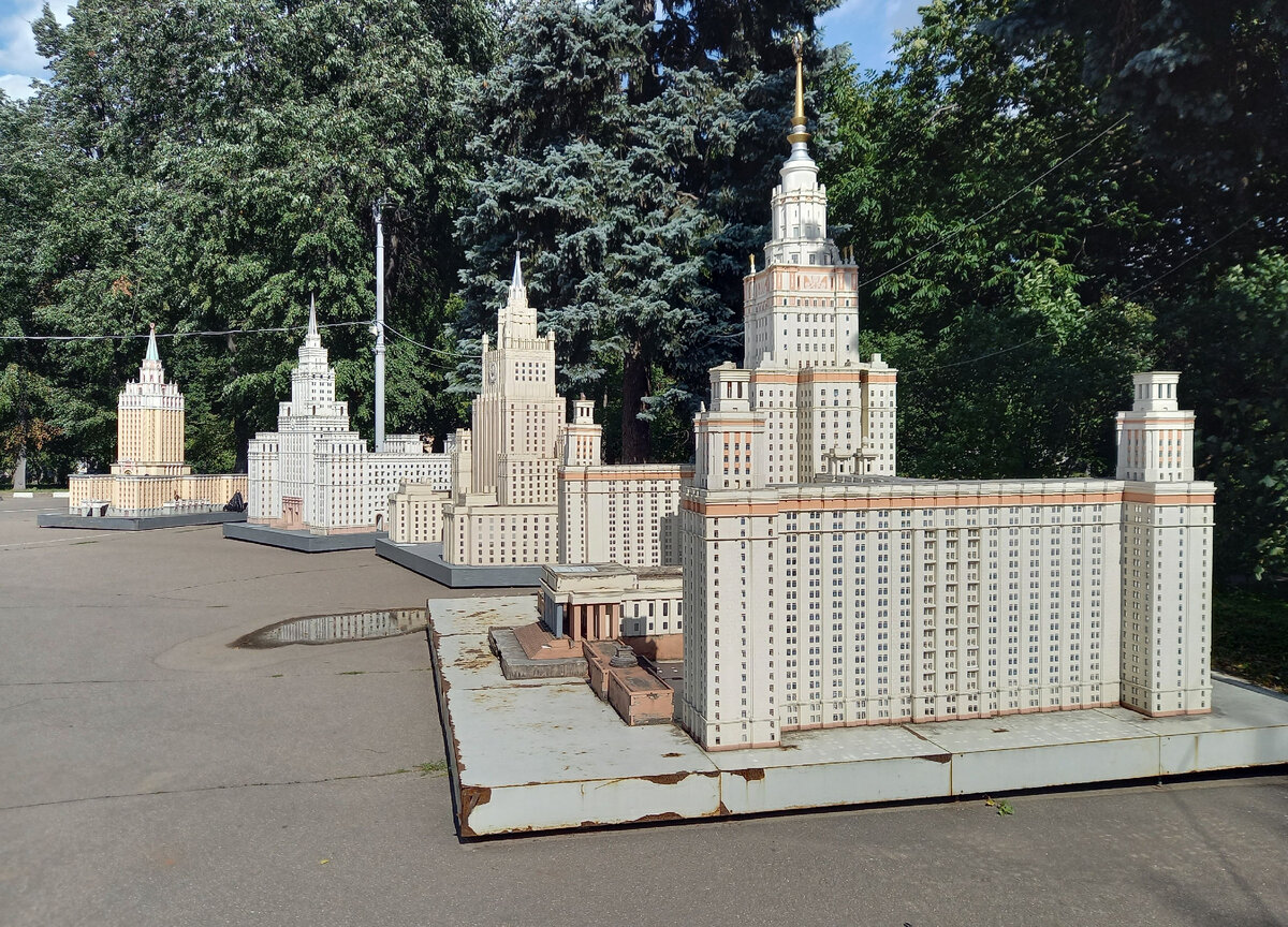 Макеты сталинских высоток