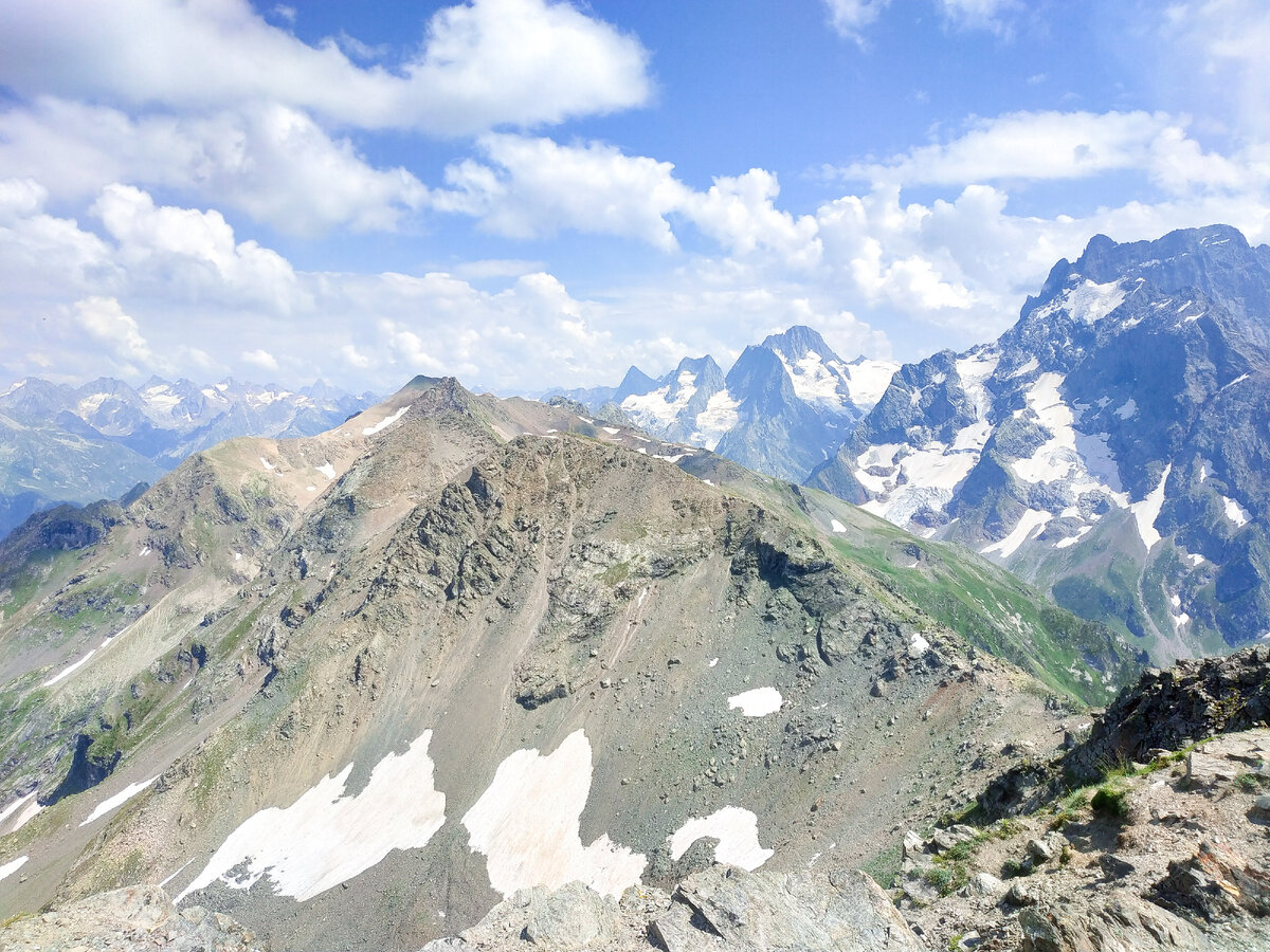 Вид с вершины Мусса-Ачитара