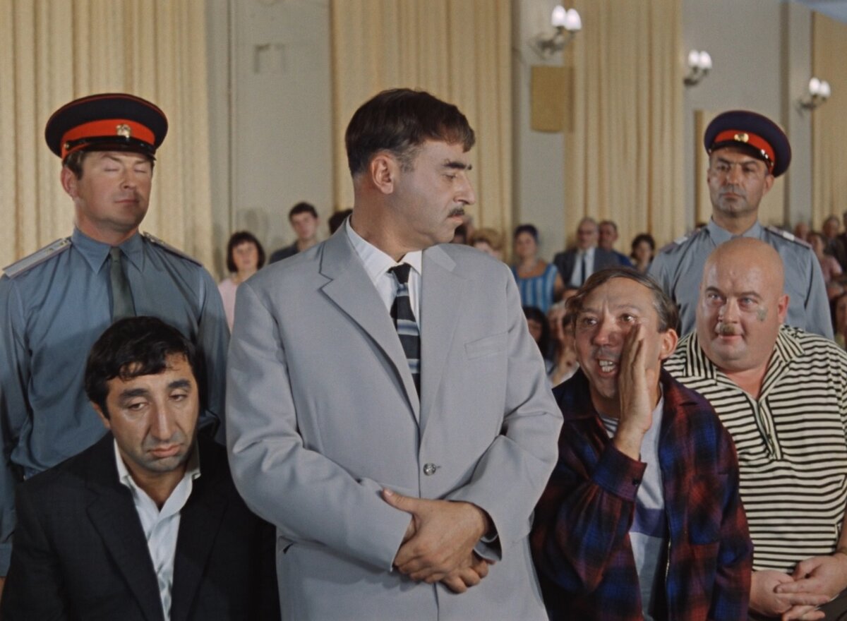 Здесь и далее кадры из фильма "Кавказская пленница"