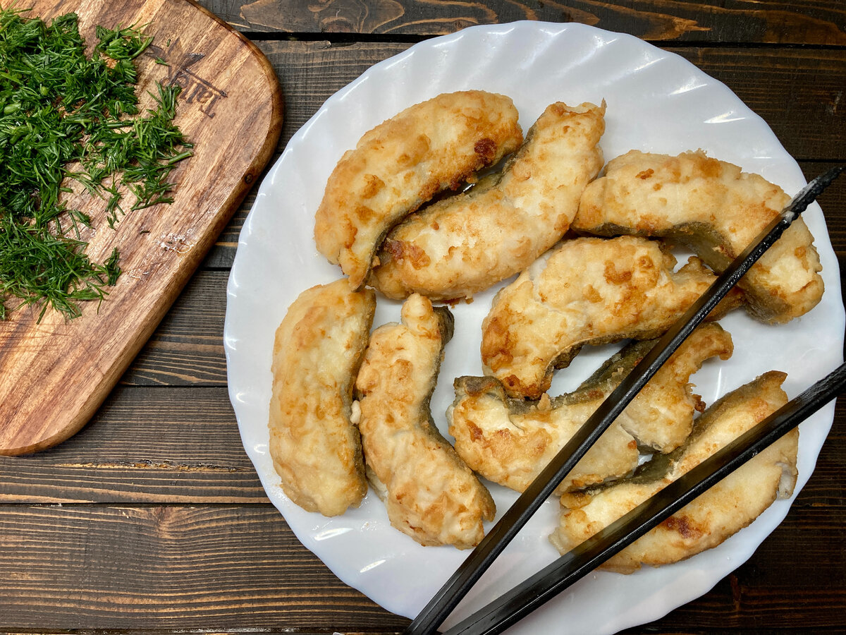 Просто и по - домашнему вкусно!Рыба в сметанно-луковом соусе тушеная на  сковороде. | Вкусно & Сытно | Дзен