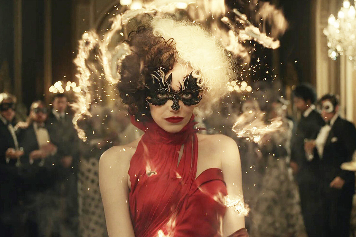 Эмма Стоун в роли Круэллы