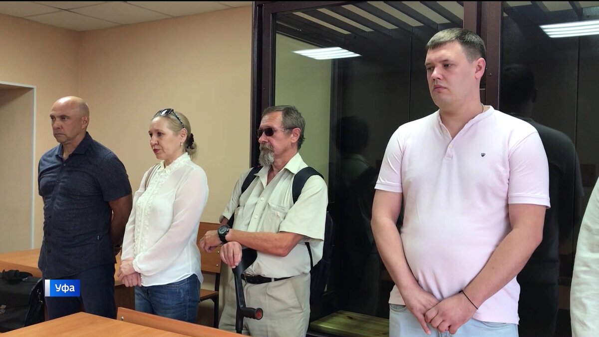    В Уфе устроивший серьезное ДТП таксист избежал наказания: кого признали виновным?