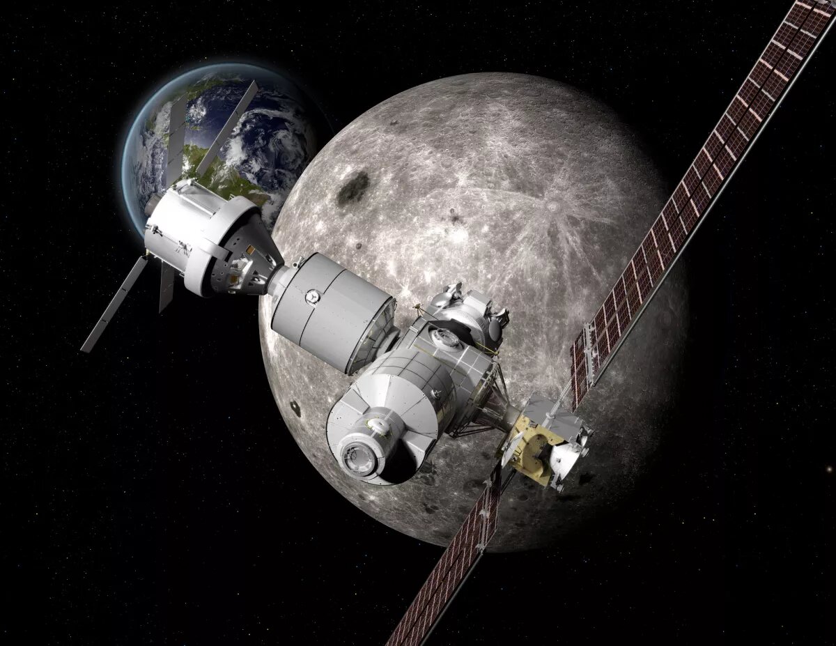 Коллаж от Boeing, представляющий будущую лунную орбитальную станцию или Лунный шлюз. НАСА, кроме вопросов стыковок, отличающихся от манёвров на земной орбите не учитывает и другое. Лунное поле силы тяжести отлично от земного не только силой, но и структурой, требующей постоянной корректировки орбиты во избежание удара о Луну. Так что это сооружение ещё долго останется лишь проектом, тем более, без участия России.