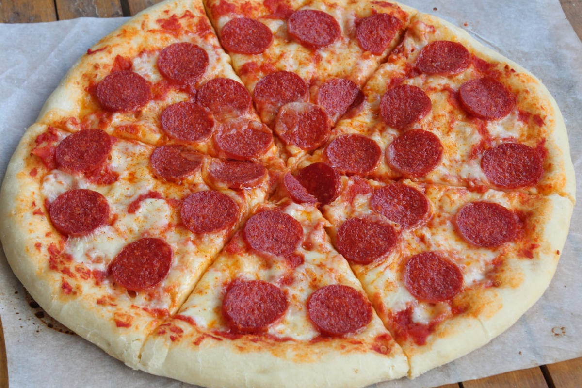 Рецепт пиццы в духовке пепперони домашних условиях с фото