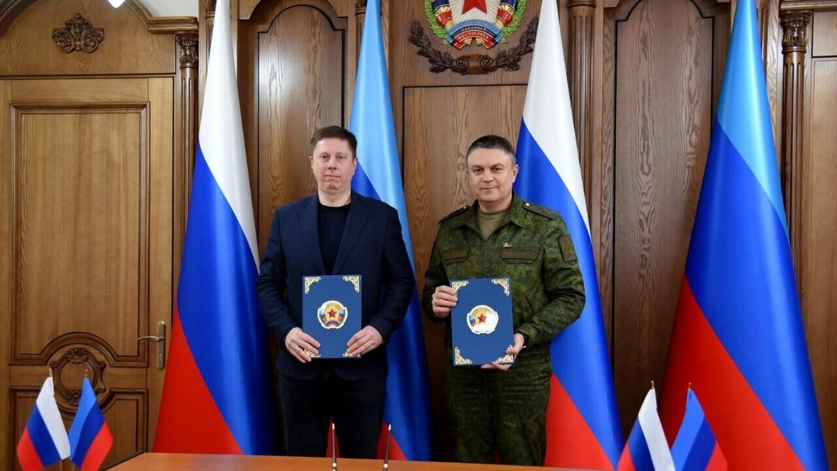     Жители Донецкой и Луганской народных республик смогут пользоваться бесплатным медицинским обслуживанием на основании обязательного медицинского страхования.