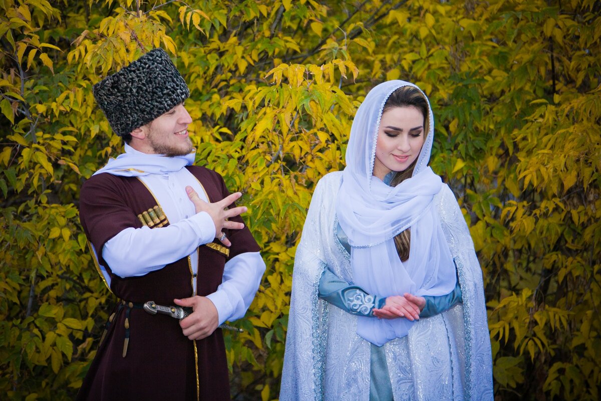 Чеченские женщины: как ухаживают за собой, следуют ли моде и как к ним  относятся мужчины | Лизи Визи | Дзен