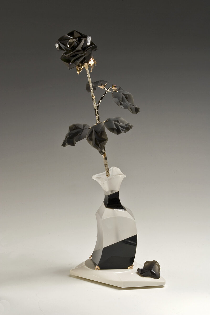 1. ГРАН ПРИ  конкурса. Путрин Владимир, Санкт-Петербург. Миниатюра «Роза черная» 
