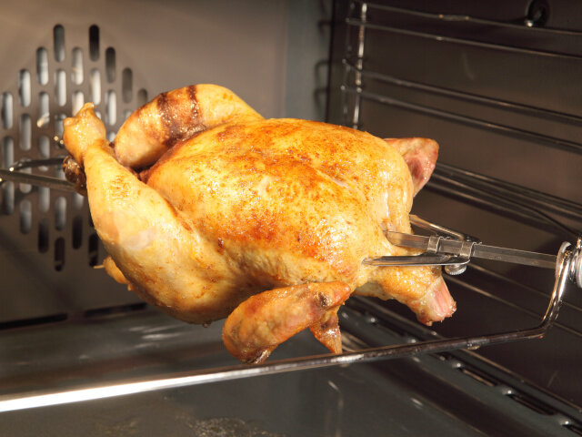 Чтобы приготовить вкусную курицу гриль, ее надо предварительно замариновать, а как это сделать, я научу вас сейчас.