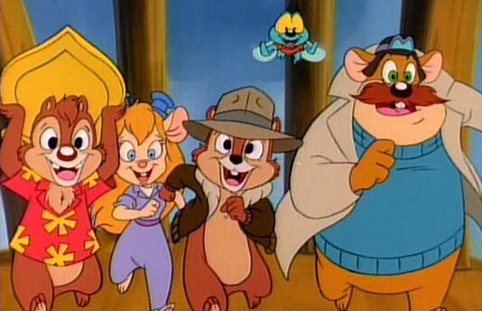 Они спешат на помощь. Кадр из заставки, знакомой каждому советскому человеку в 1990 году. Чип в куртке и шляпе. Настоящий герой!