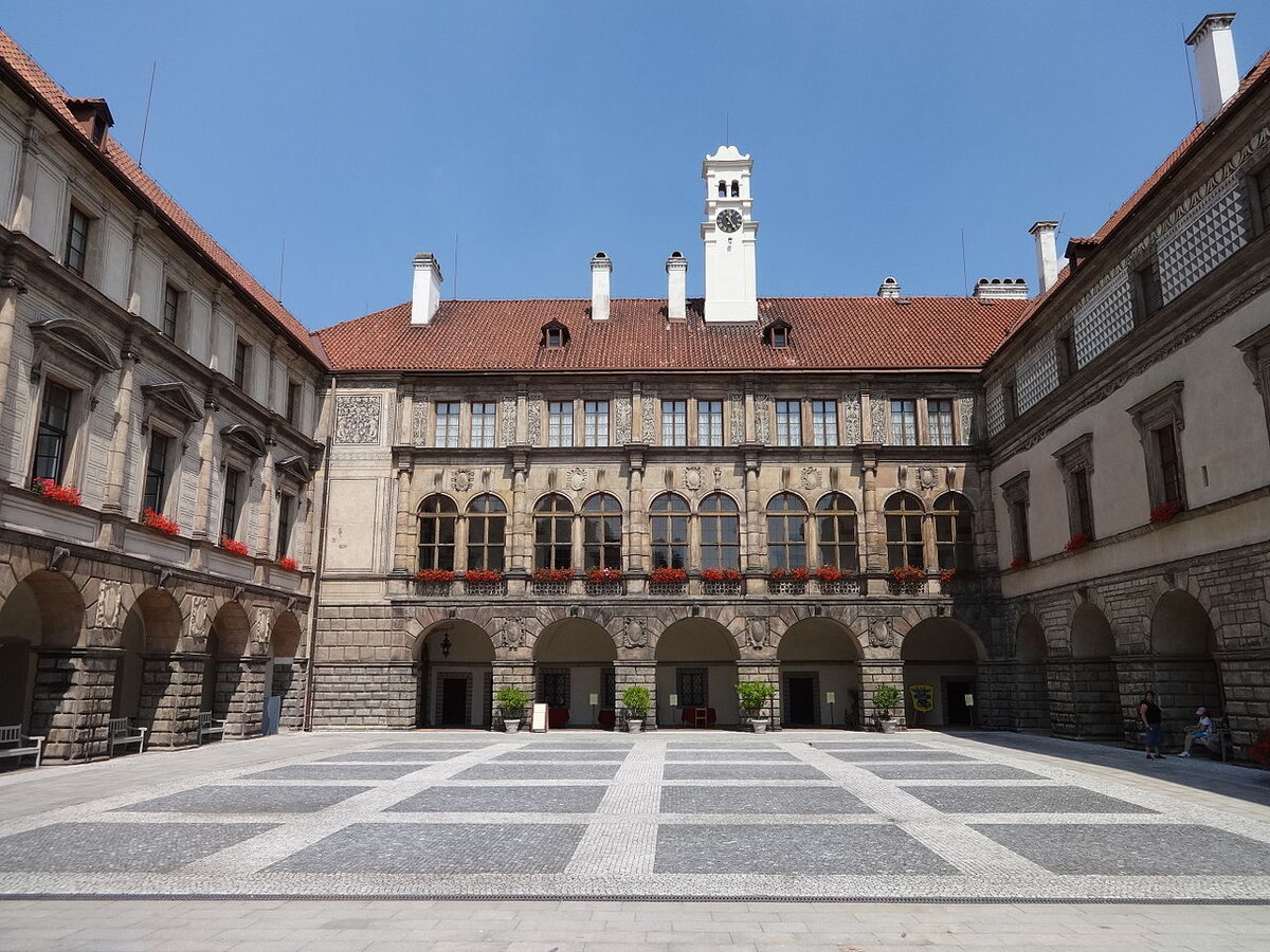 Фото: tonkosti.ru. В архитектуре Нелагозевес просматривается почерк итальянских и чешских мастеров.