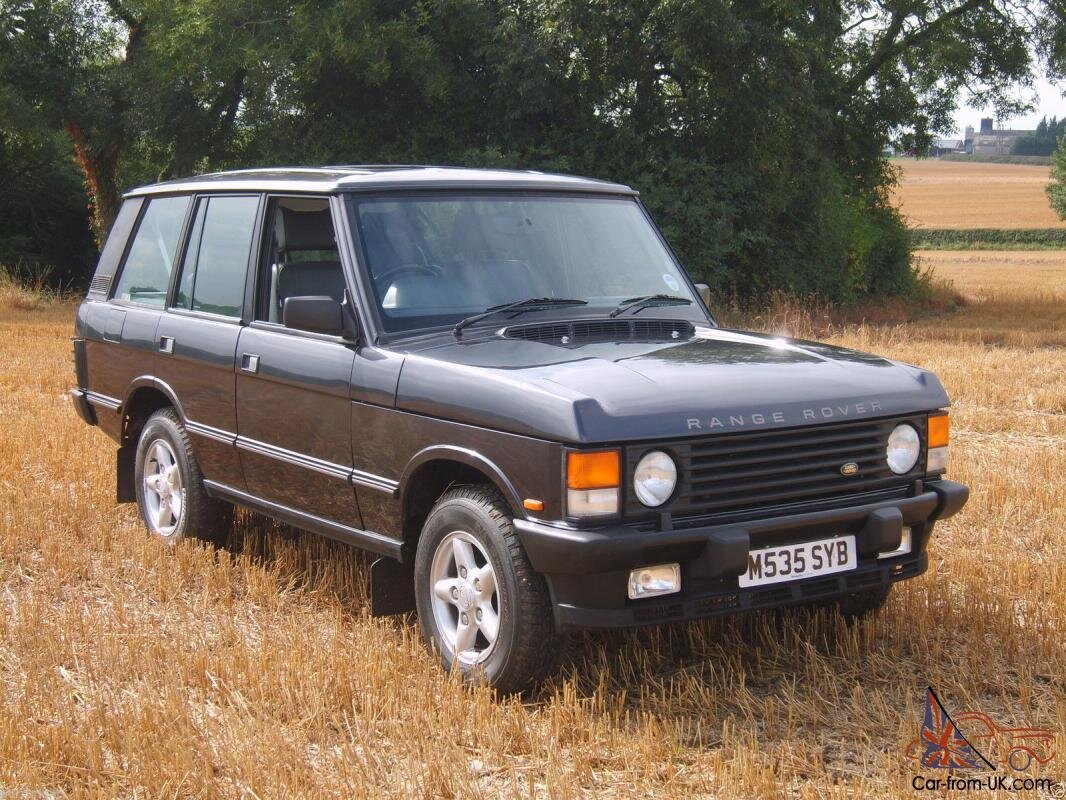 Range rover в лувре