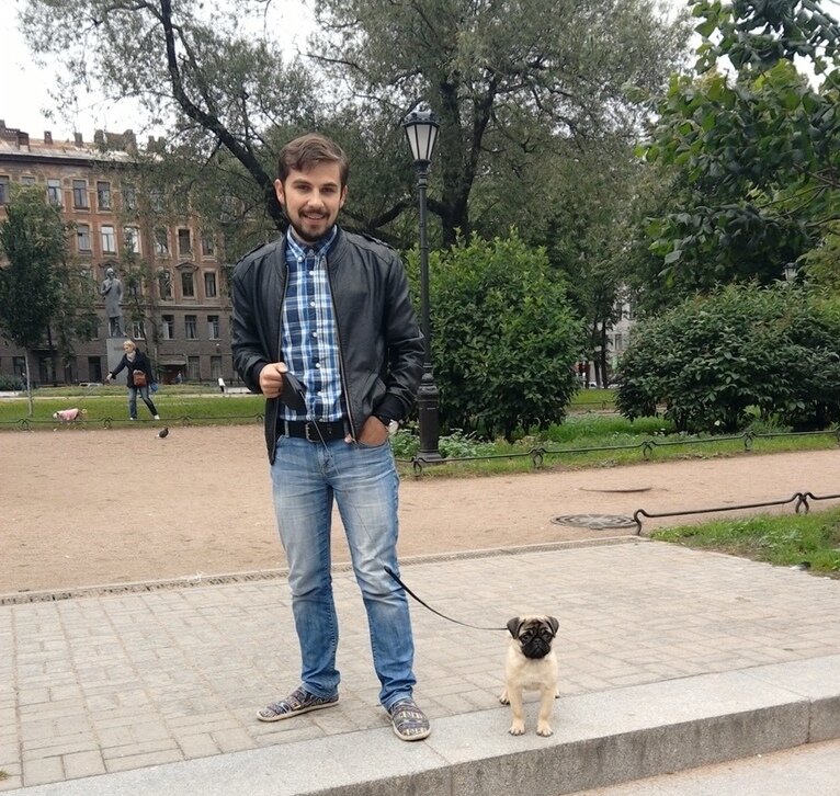 С Кексом на его первой прогулке, ему здесь 3мес