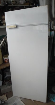 Различные способы декупажа холодильника