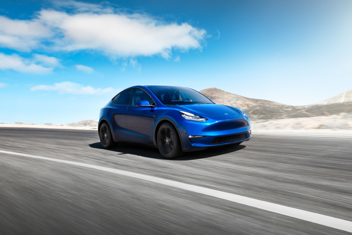 15 марта 2019 года Tesla показала свой младший кроссовер Model Y