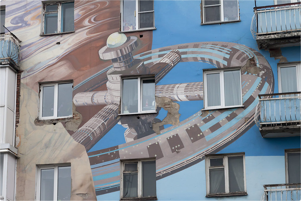 1. Граффити на стене дома 18 по улице Базовой © NickFW