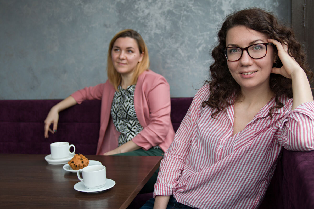 Мы с подругой жены. Подруга жении. Фотосессия женского коллектива. Знакомая подруга. Реальных знакомых в одежде.