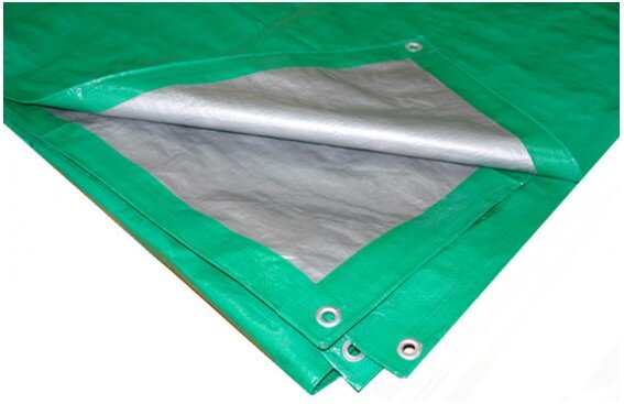 Автомобильный критик Василий Мельник считает, что к чехлам для автомобиля нужно относиться практично. «Вы поехали на море и поставили машину, к примеру, под сливой или вишней, – говорит он. – Значит, легко попасть под камедетечение, и вскоре ваш красавец будет весь в липкой смоле. Не избежать и помета птиц. Или вы владелец черного авто. Под солнцем такая машина может нагреваться до 70 градусов и выше. Иными словами, в процессе эксплуатации возникают ситуации, когда требуется дополнительная защита кузова чехлом». Таким образом, обязательно найдутся водители, которые придерживаются такой точки зрения. Именно они будут потребителями этого товара.