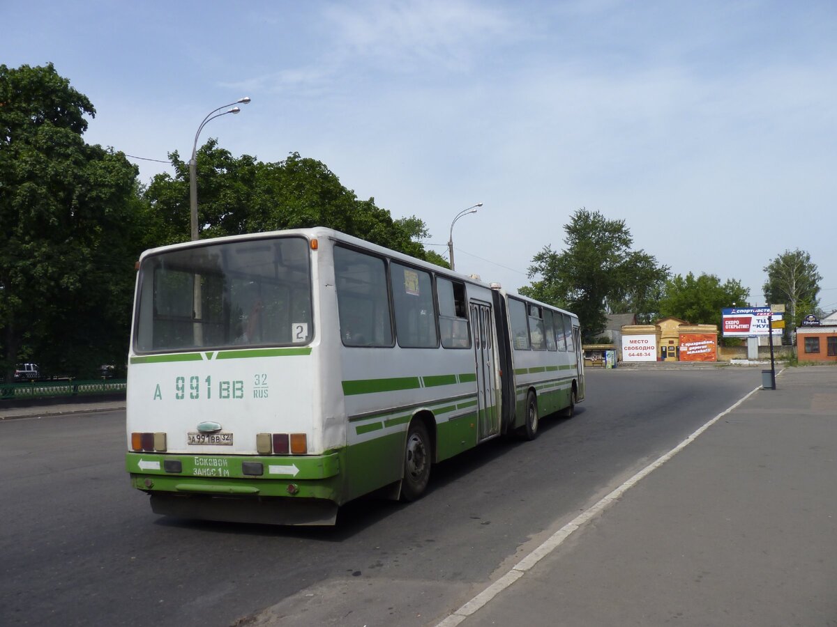 Явно автобус из бывшей ГДР